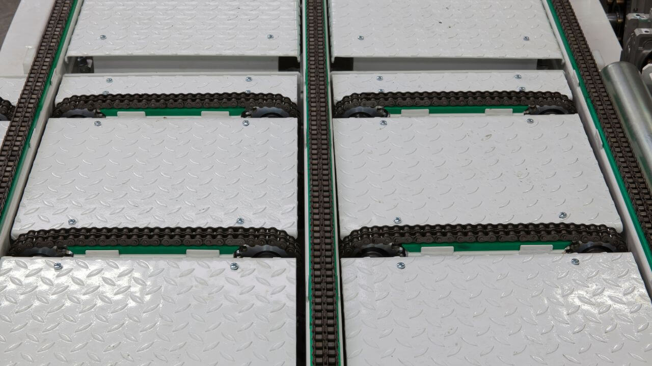 How to Clean Conveyor Belts